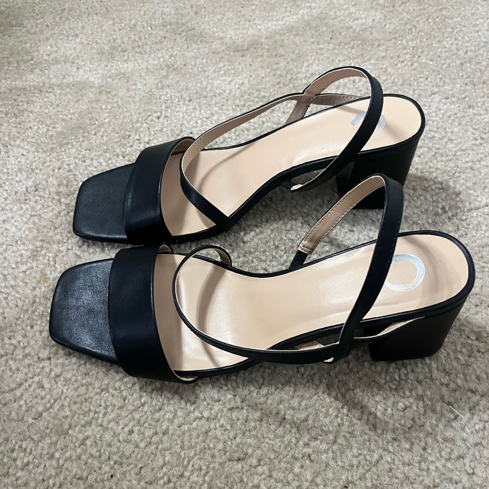 Cute black heel